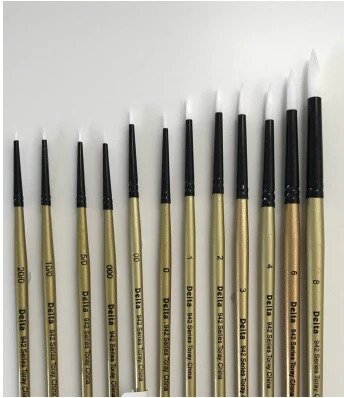 Round Nylon Delta Brush 10/0